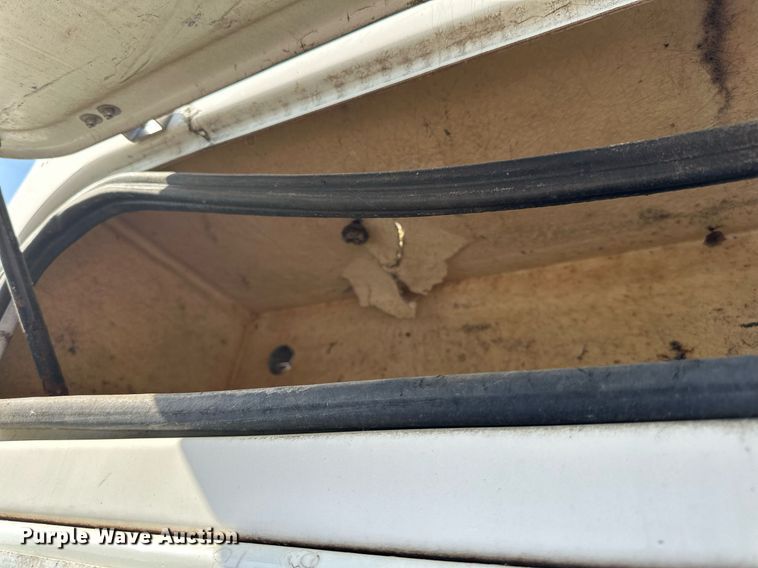 image for item EN2528 2005 International 4300 bucket truck