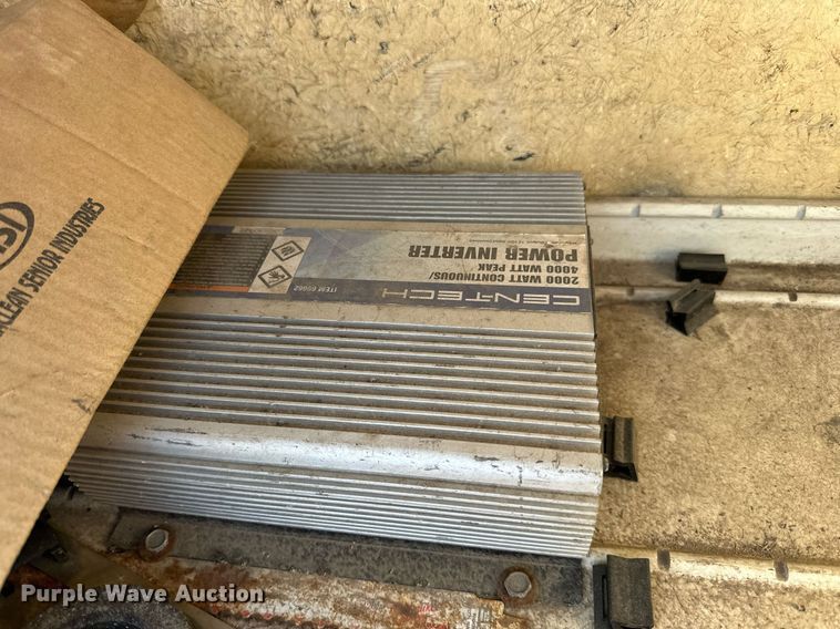 image for item EN2528 2005 International 4300 bucket truck