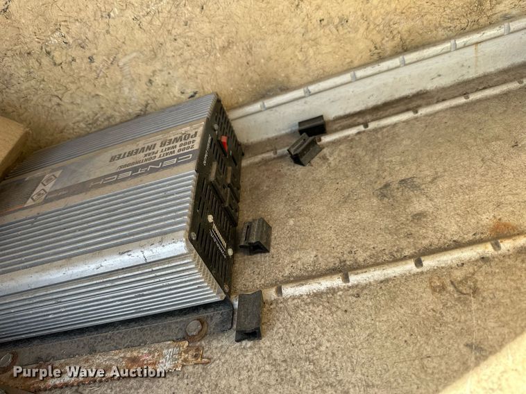 image for item EN2528 2005 International 4300 bucket truck