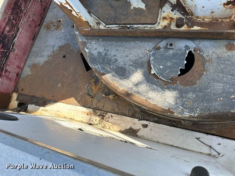 image for item EN2528 2005 International 4300 bucket truck