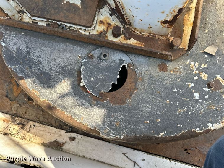 image for item EN2528 2005 International 4300 bucket truck