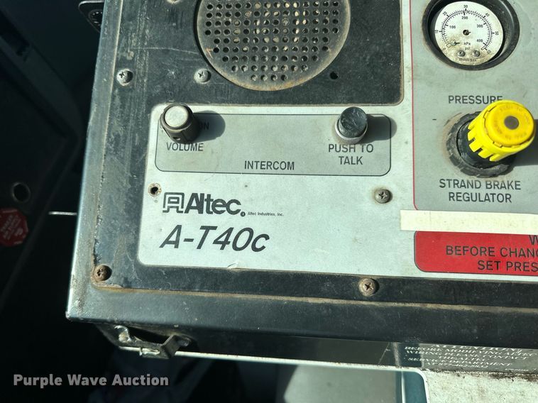 image for item EN2528 2005 International 4300 bucket truck