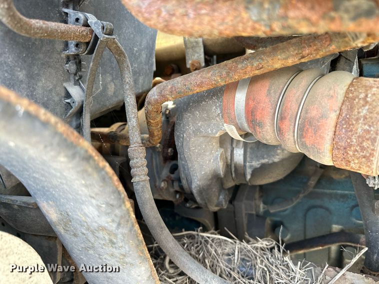 image for item EN2528 2005 International 4300 bucket truck