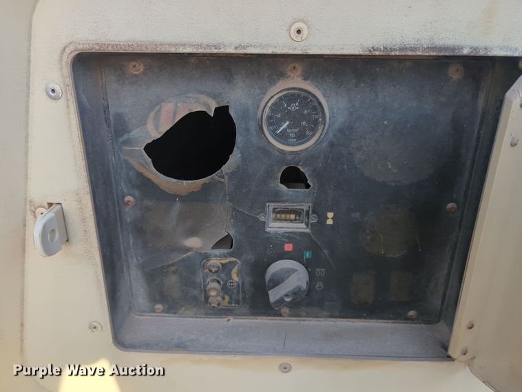 image for item EQ2262 2008 Doosan P185WJD air compressor