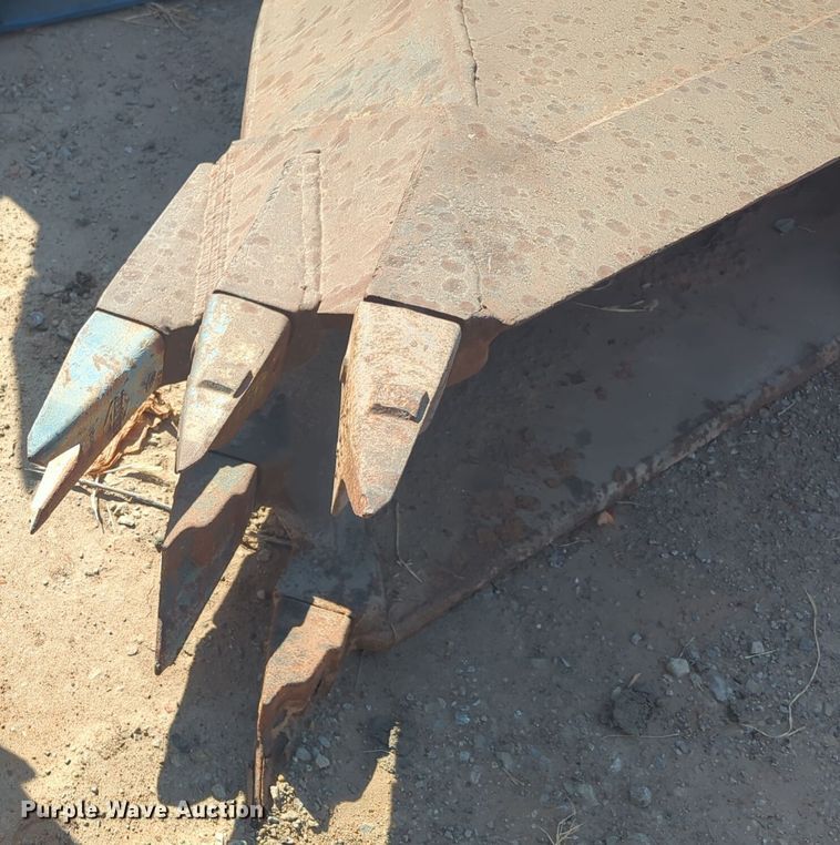 image for item EQ2361 Hensley v-bottom excavator bucket