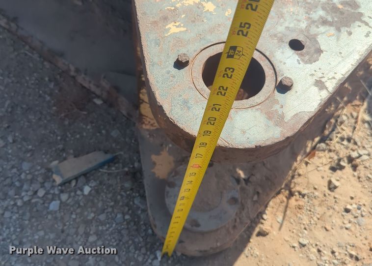 image for item EQ2361 Hensley v-bottom excavator bucket