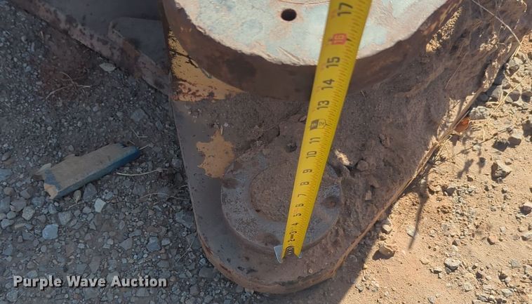 image for item EQ2361 Hensley v-bottom excavator bucket
