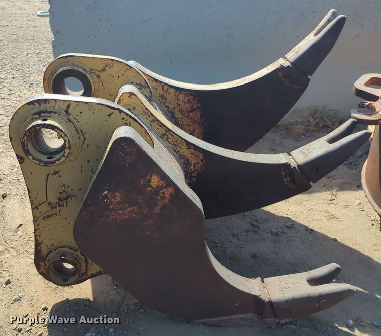 image for item EQ2363 LEA multi-ripper