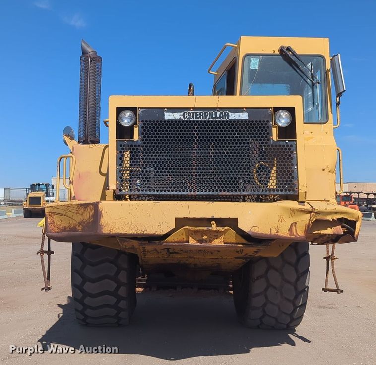 image for item EQ2381 1993 Caterpillar 615C elevating scraper