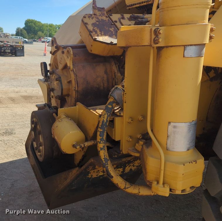 image for item EQ2381 1993 Caterpillar 615C elevating scraper