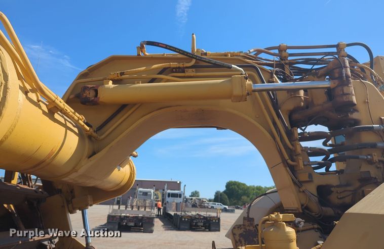 image for item EQ2381 1993 Caterpillar 615C elevating scraper