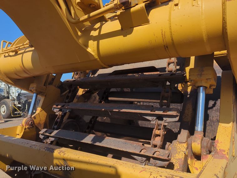 image for item EQ2381 1993 Caterpillar 615C elevating scraper