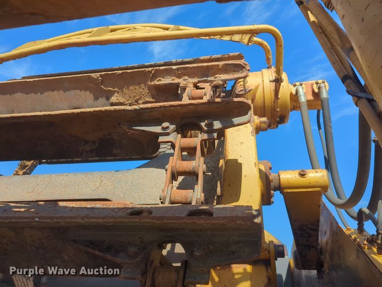 image for item EQ2381 1993 Caterpillar 615C elevating scraper