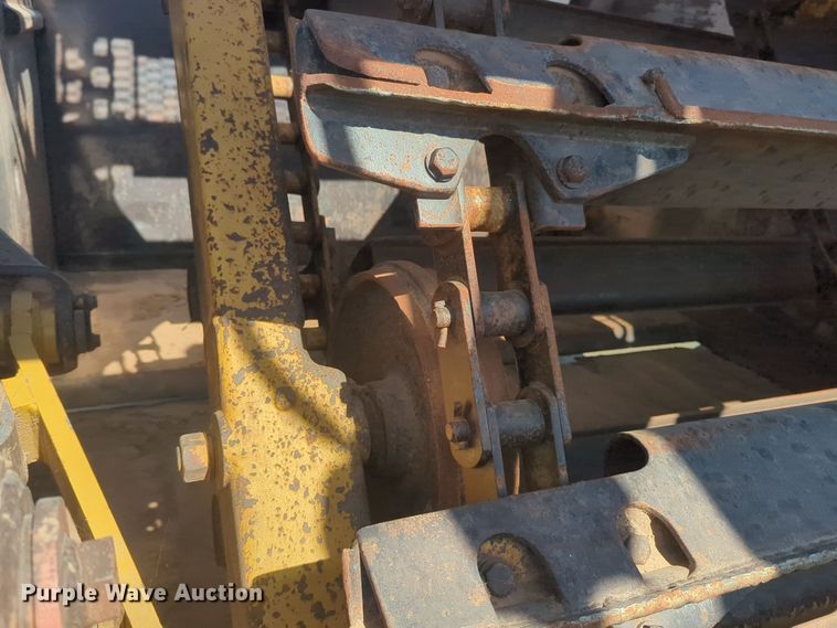 image for item EQ2381 1993 Caterpillar 615C elevating scraper