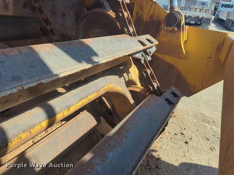image for item EQ2381 1993 Caterpillar 615C elevating scraper