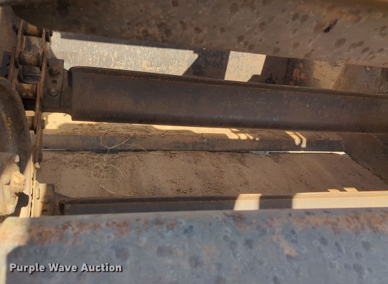 image for item EQ2381 1993 Caterpillar 615C elevating scraper