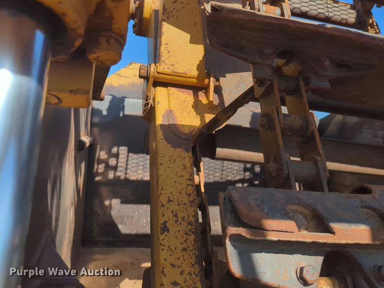 image for item EQ2381 1993 Caterpillar 615C elevating scraper