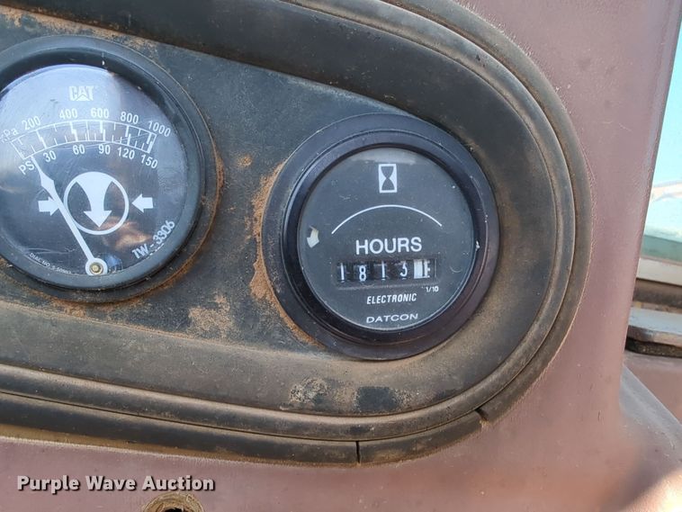 image for item EQ2381 1993 Caterpillar 615C elevating scraper