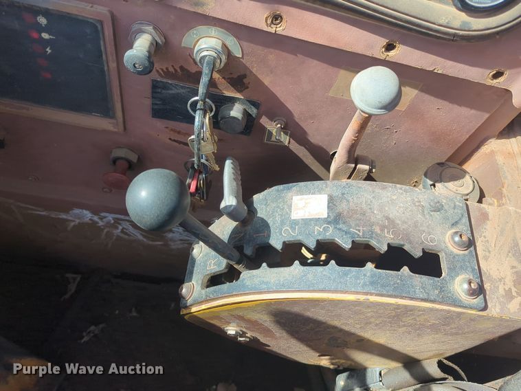 image for item EQ2381 1993 Caterpillar 615C elevating scraper