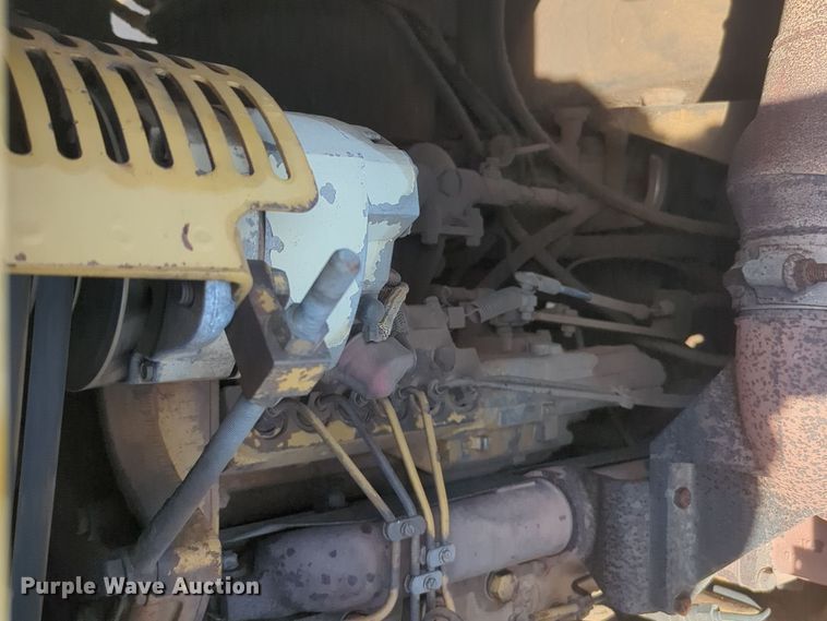 image for item EQ2381 1993 Caterpillar 615C elevating scraper