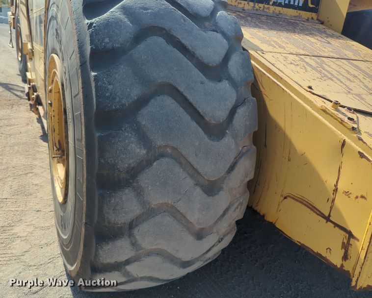 image for item EQ2381 1993 Caterpillar 615C elevating scraper