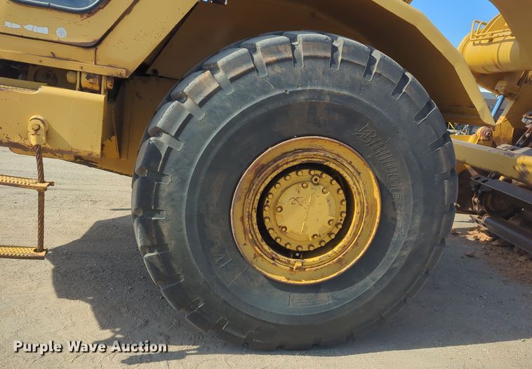 image for item EQ2381 1993 Caterpillar 615C elevating scraper