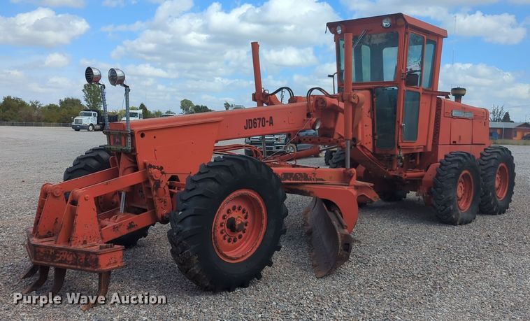 image for item EQ2423 John Deere JD670-A motor grader