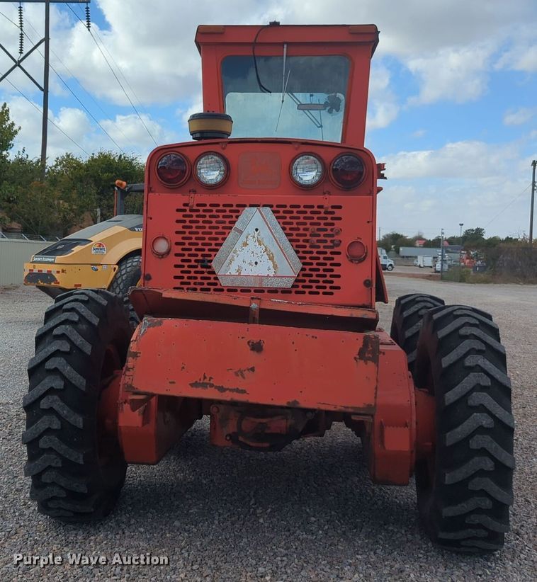 image for item EQ2423 John Deere JD670-A motor grader