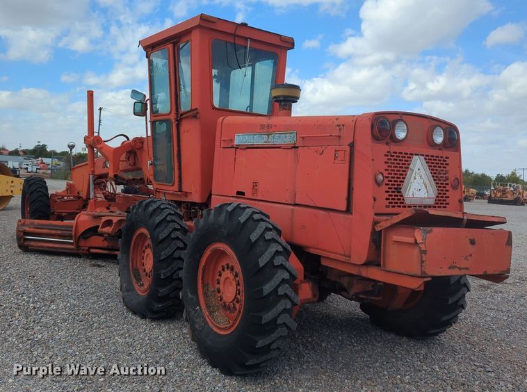 image for item EQ2423 John Deere JD670-A motor grader