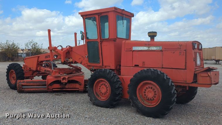 image for item EQ2423 John Deere JD670-A motor grader