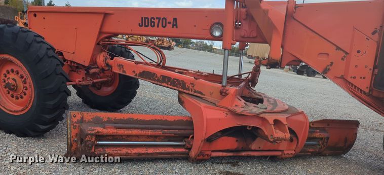 image for item EQ2423 John Deere JD670-A motor grader