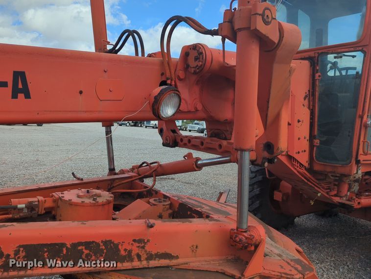 image for item EQ2423 John Deere JD670-A motor grader