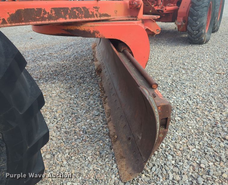 image for item EQ2423 John Deere JD670-A motor grader