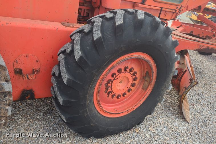 image for item EQ2423 John Deere JD670-A motor grader