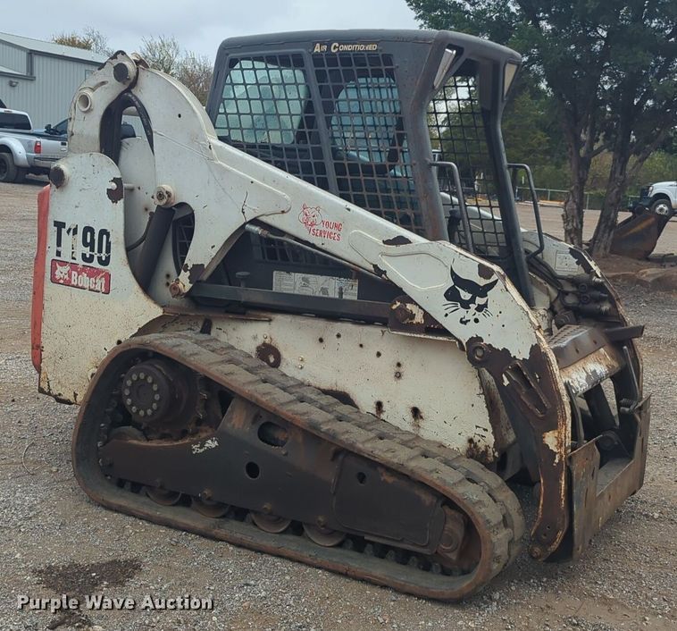 image for item EQ2441 2002 Bobcat T190 tracked skid steer loader