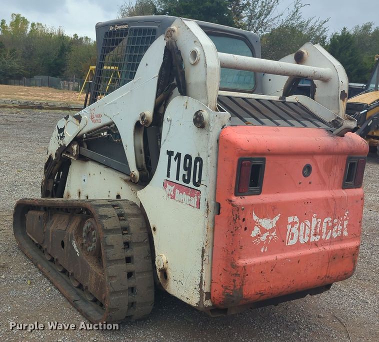 image for item EQ2441 2002 Bobcat T190 tracked skid steer loader