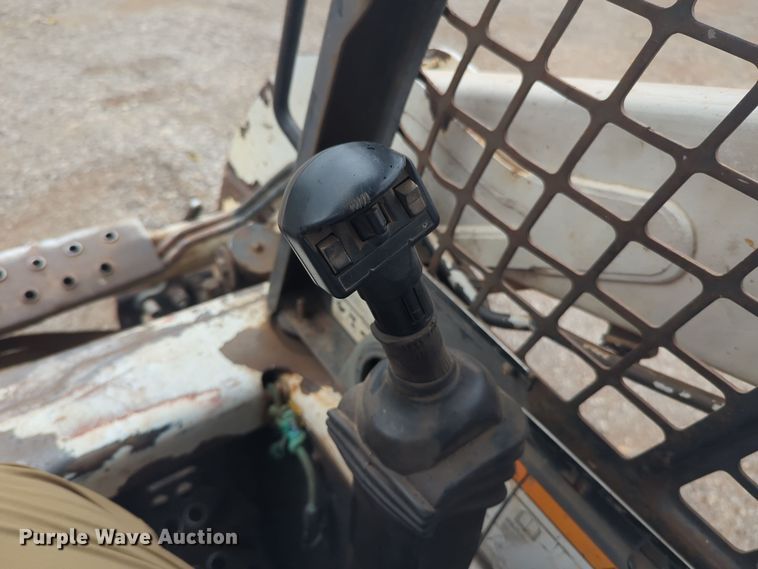 image for item EQ2441 2002 Bobcat T190 tracked skid steer loader