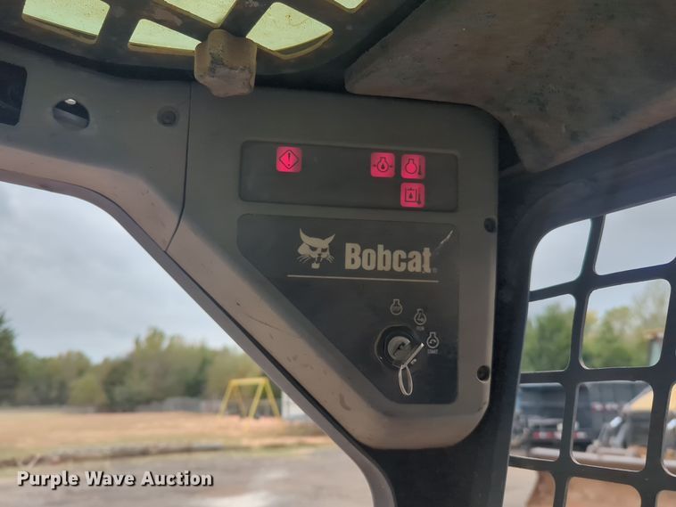 image for item EQ2441 2002 Bobcat T190 tracked skid steer loader