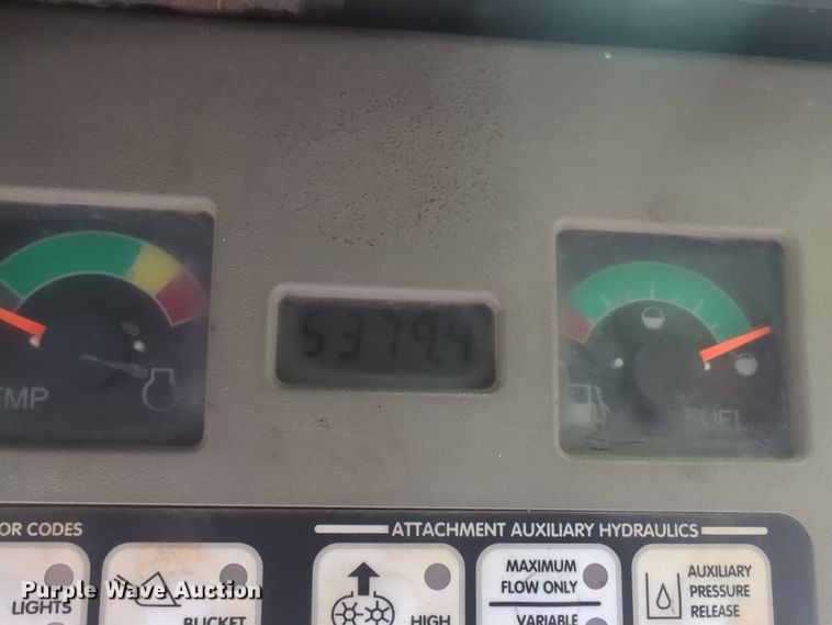 image for item EQ2441 2002 Bobcat T190 tracked skid steer loader