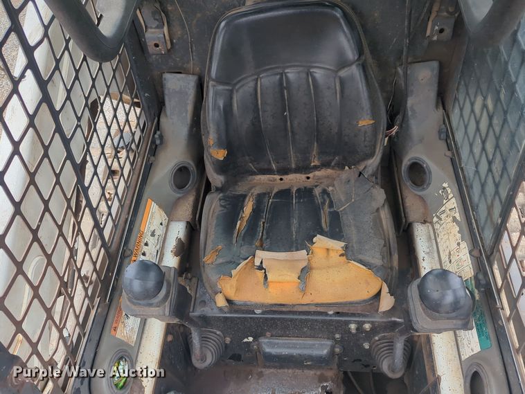 image for item EQ2441 2002 Bobcat T190 tracked skid steer loader