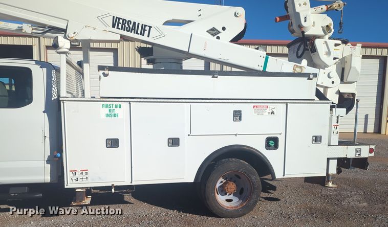 image for item EQ2442 2019 Ford F550 Super Duty XL bucket truck