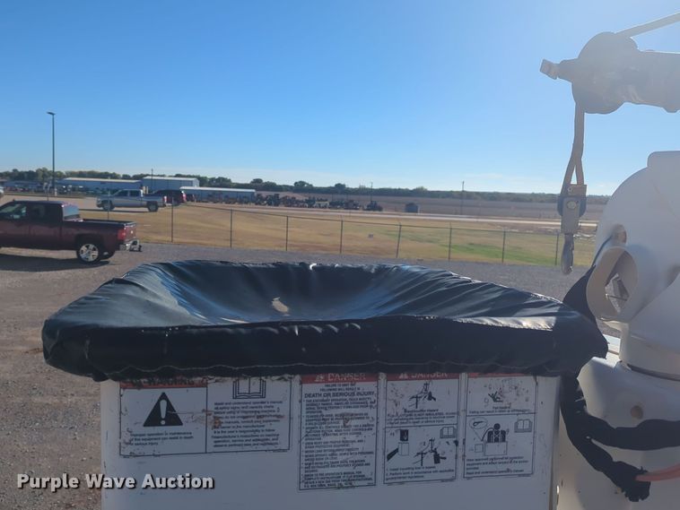 image for item EQ2442 2019 Ford F550 Super Duty XL bucket truck