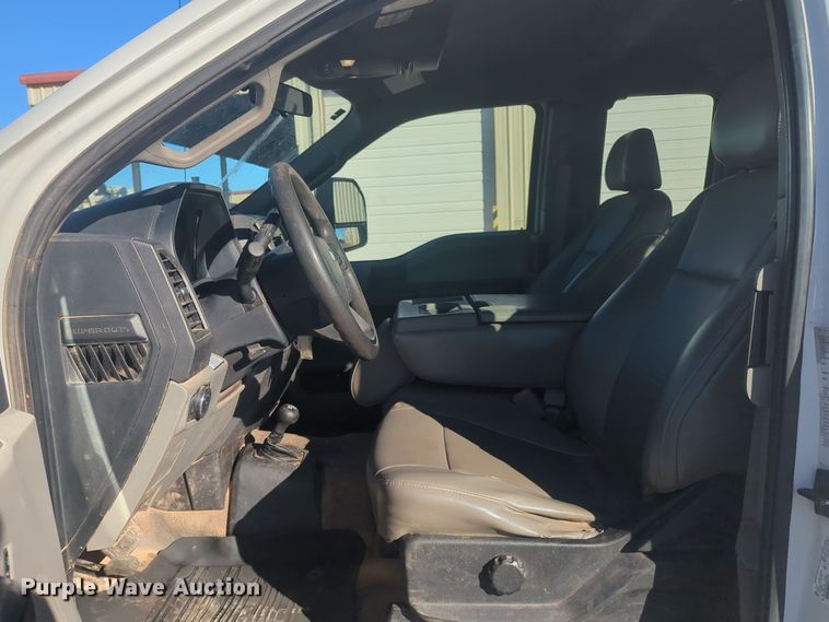 image for item EQ2442 2019 Ford F550 Super Duty XL bucket truck