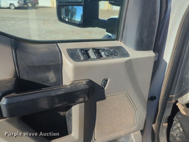 image for item EQ2442 2019 Ford F550 Super Duty XL bucket truck