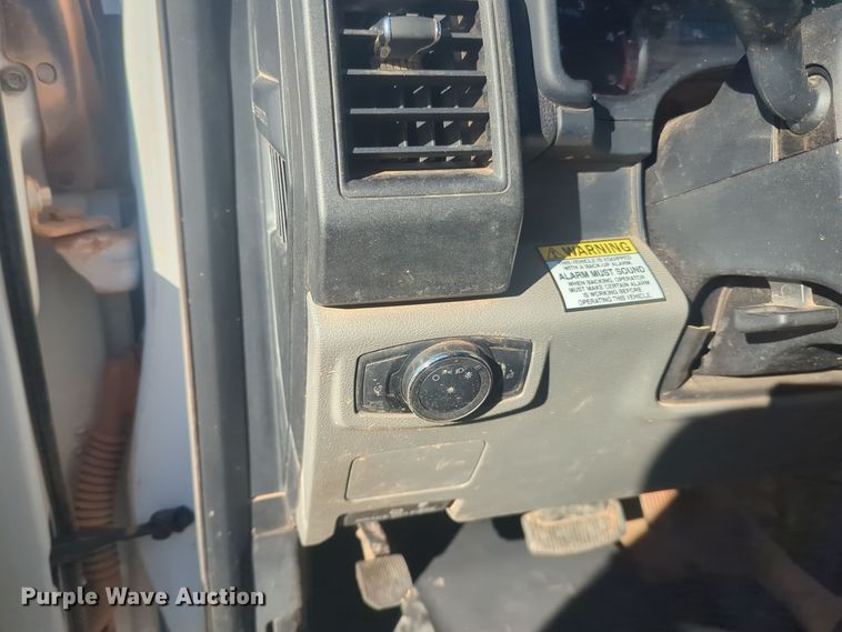 image for item EQ2442 2019 Ford F550 Super Duty XL bucket truck