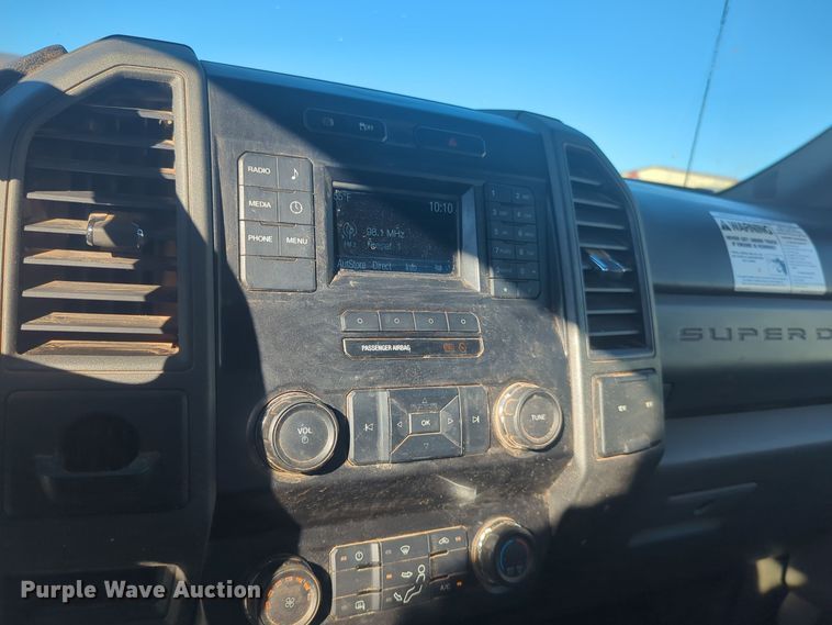 image for item EQ2442 2019 Ford F550 Super Duty XL bucket truck