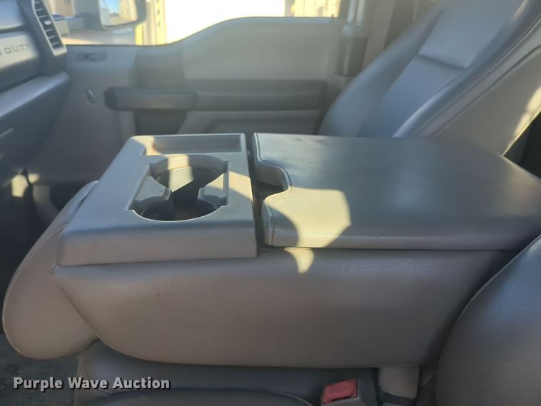 image for item EQ2442 2019 Ford F550 Super Duty XL bucket truck