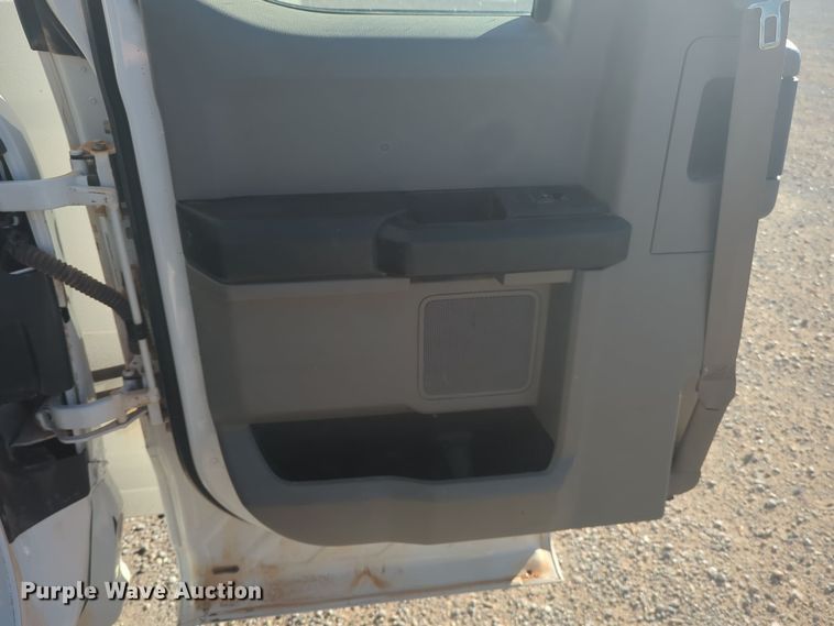 image for item EQ2442 2019 Ford F550 Super Duty XL bucket truck