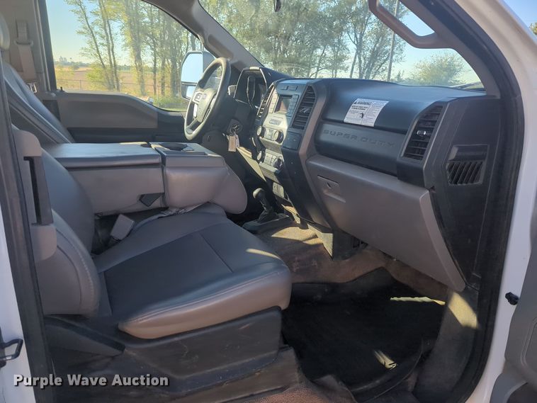 image for item EQ2442 2019 Ford F550 Super Duty XL bucket truck