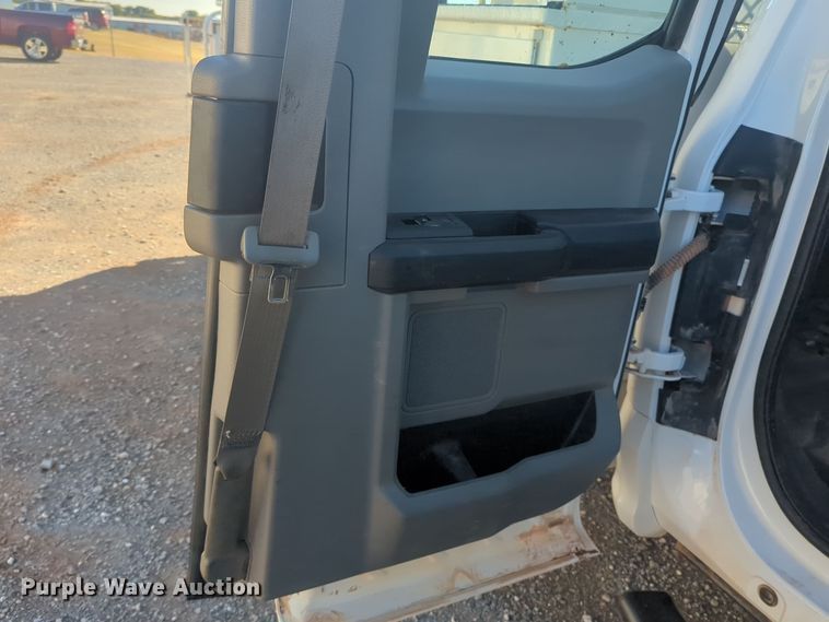 image for item EQ2442 2019 Ford F550 Super Duty XL bucket truck